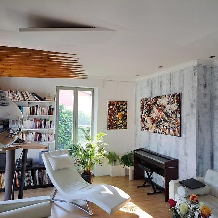L'Appartement - Chambre Avec Salle De Bains Et Wc Dans Une Galerie D'Art Montbeliard Exterior photo