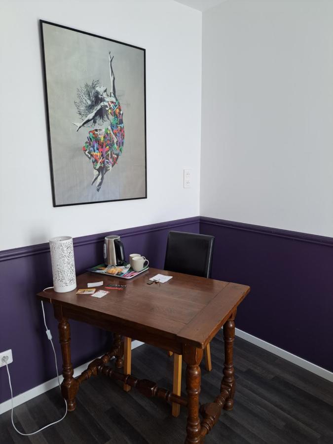 L'Appartement - Chambre Avec Salle De Bains Et Wc Dans Une Galerie D'Art Montbeliard Exterior photo